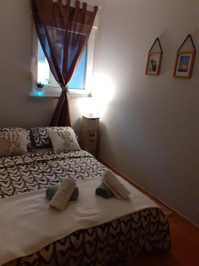 Lola apartmani Rovigno Esterno foto