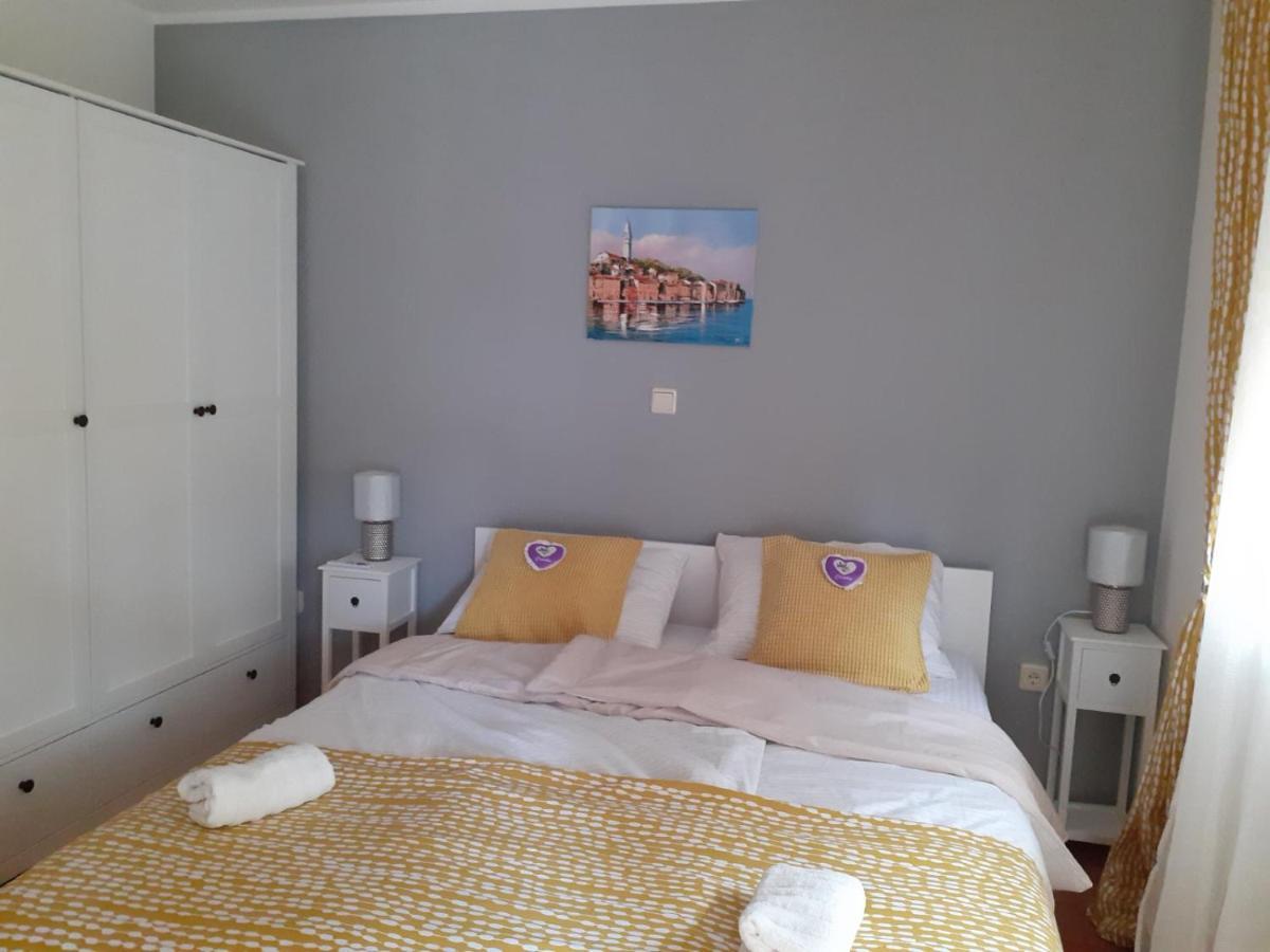 Lola apartmani Rovigno Esterno foto