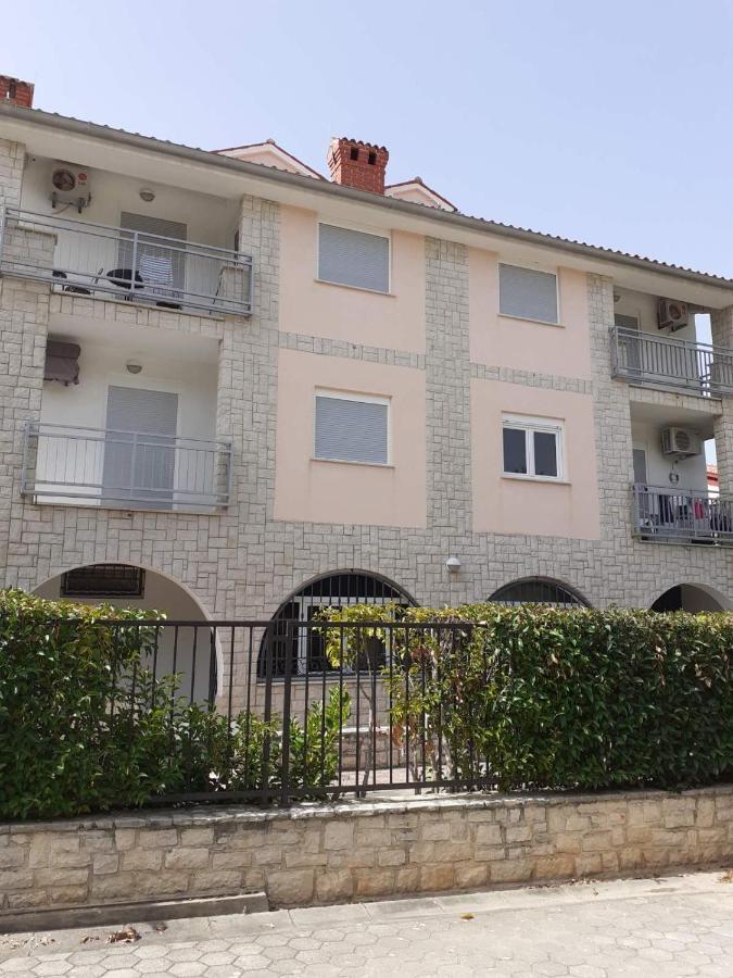 Lola apartmani Rovigno Esterno foto